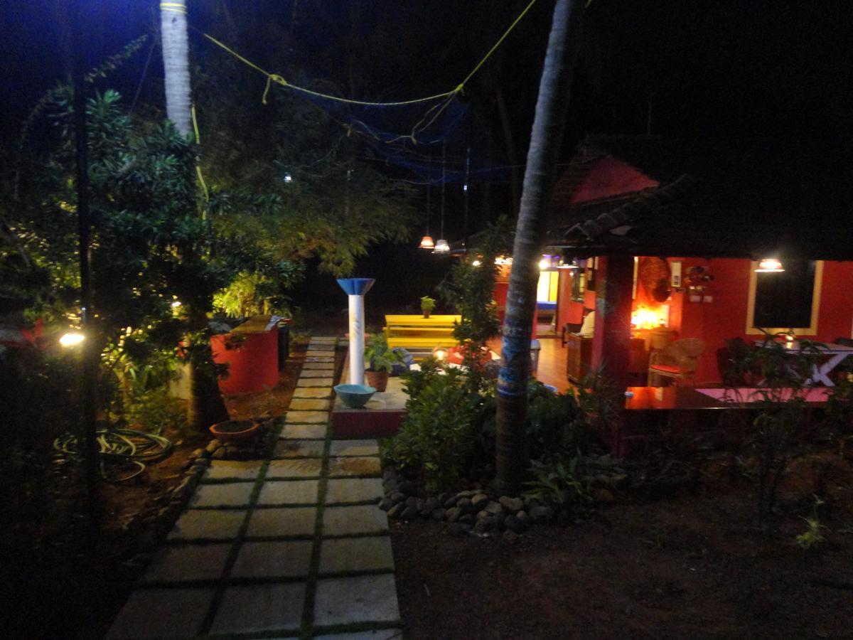 The Yuppi Hippi Female Hostel Anjuna Extérieur photo